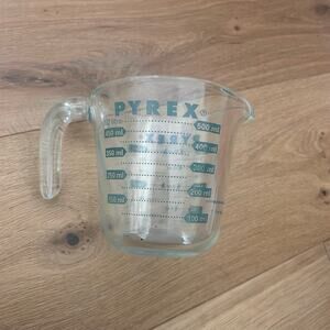 Vintage Pyrex Glass Measuring Cup